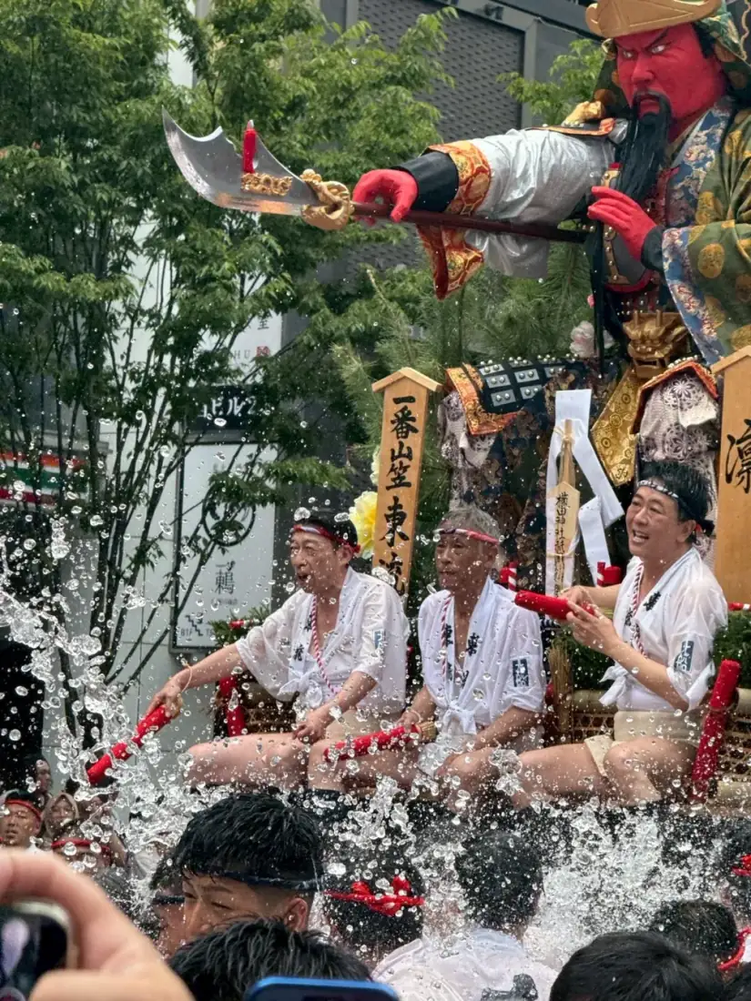 博多祇園山笠の勢い水